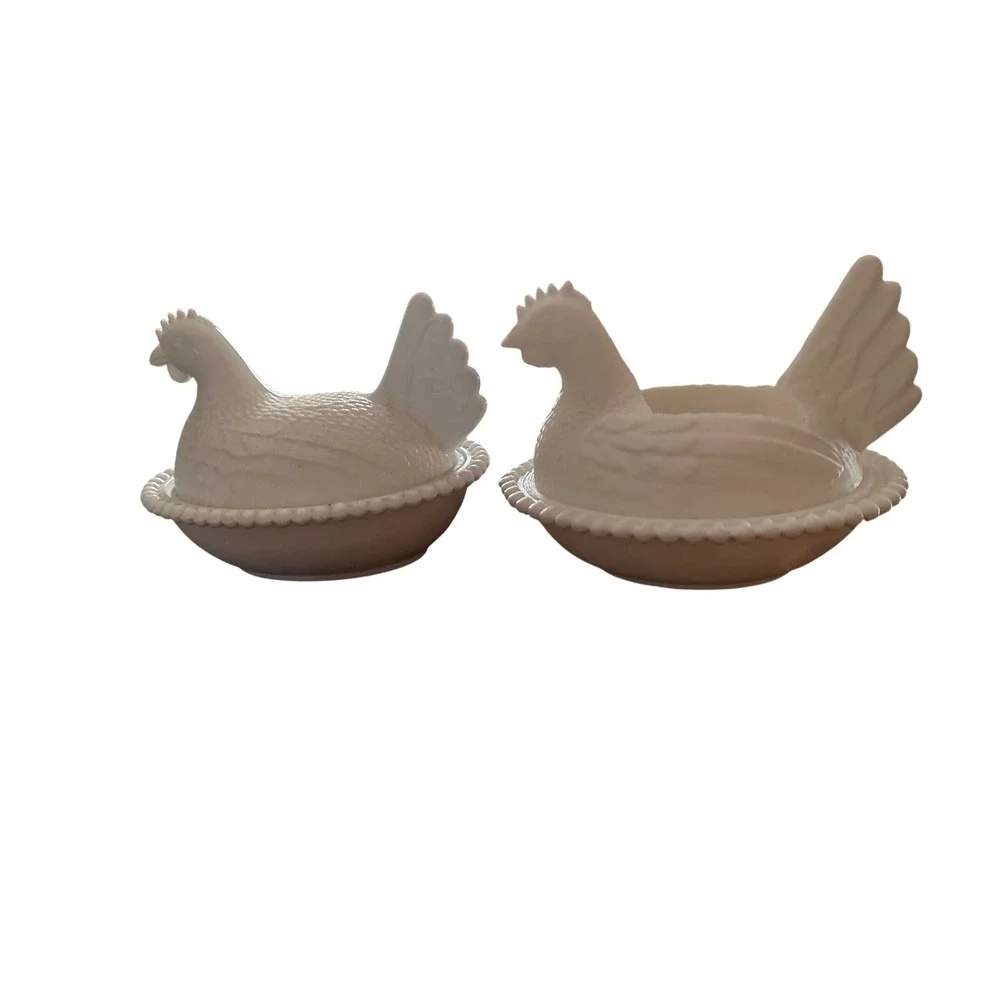 3D Printed White Hen on Nest Soap Holder for Bath and Body Works Foam Soap - Picture 2 of 3